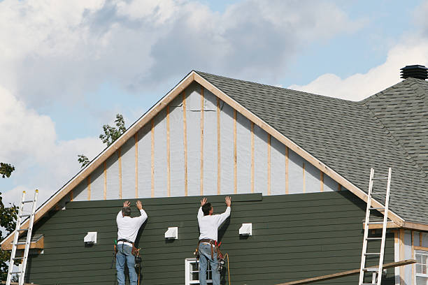 Professional Emergency Siding Repair technician working in Willowbrook, IL